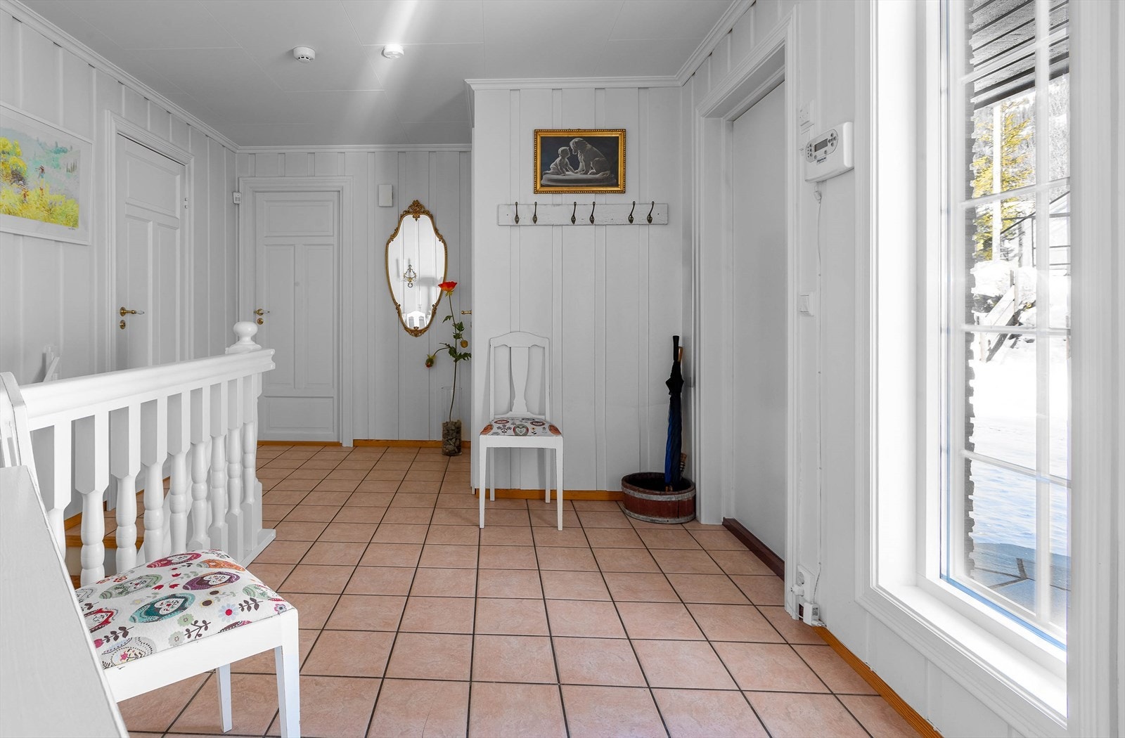 Flislagt hall/gang. Galleribilde