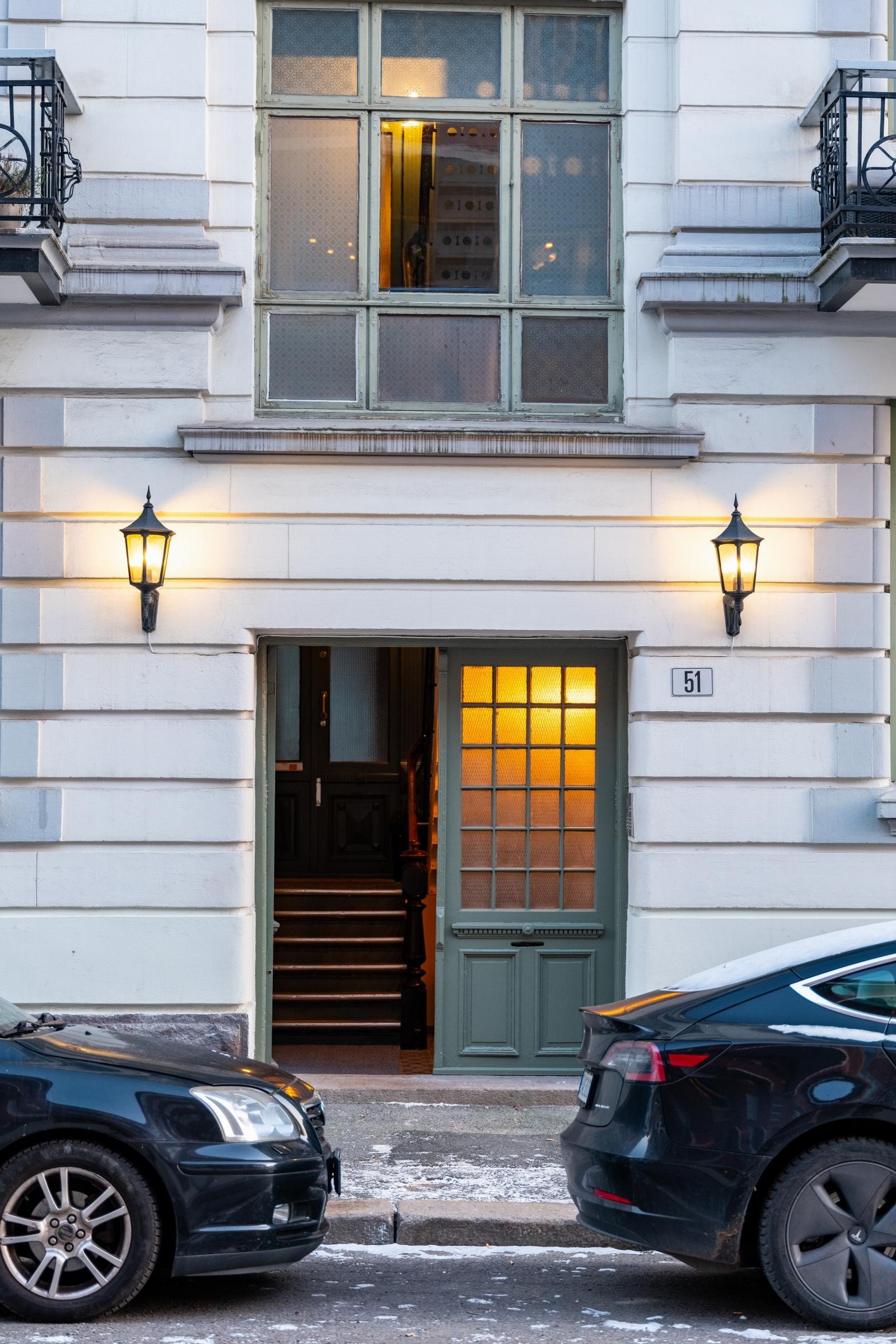 Det er gangavstand til de fleste fasiliteter som kollektivtransport, restauranter, cafeer, forretninger og servicetilbud. Galleribilde