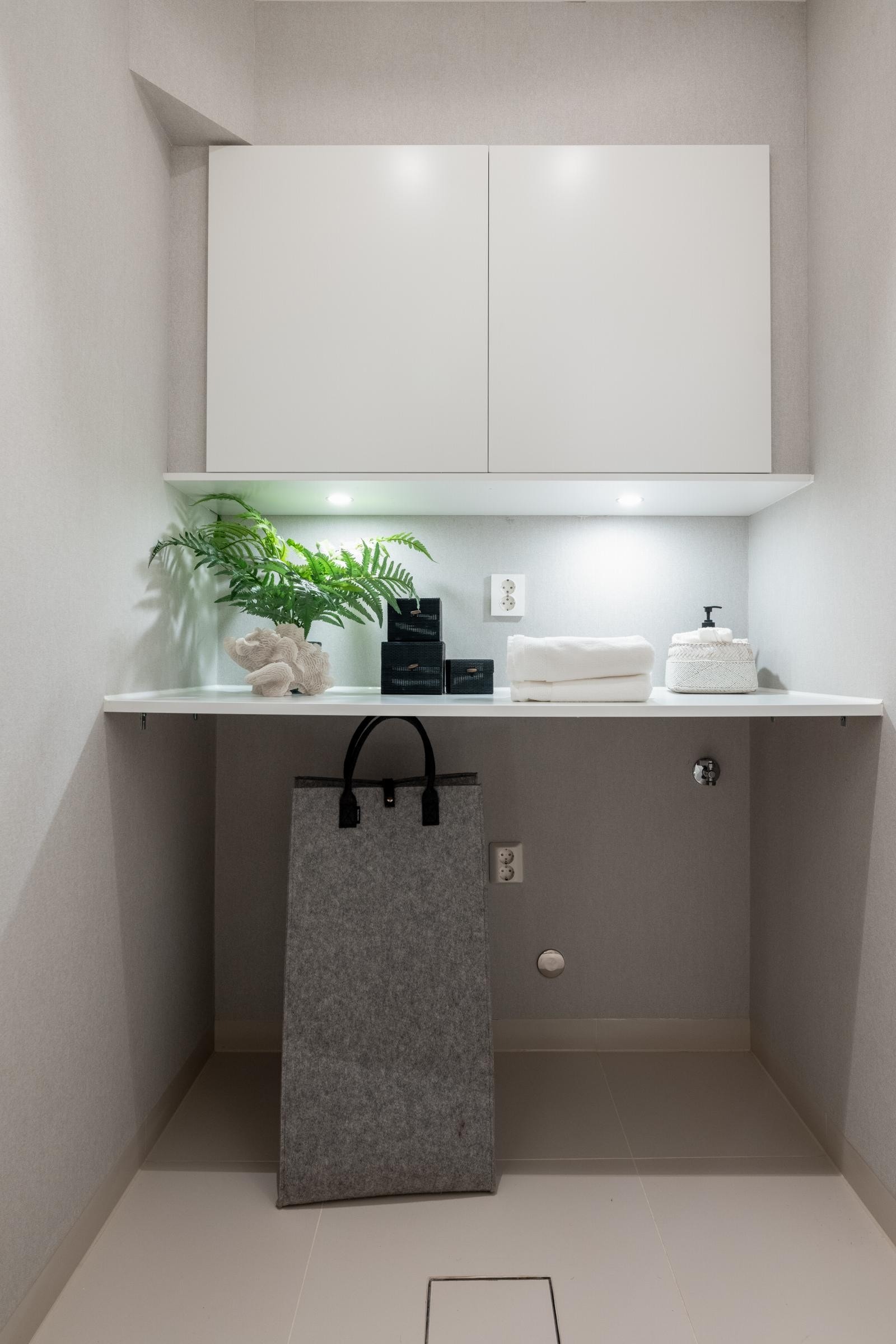 I leiligheten er det eget delikat vaskerom Galleribilde