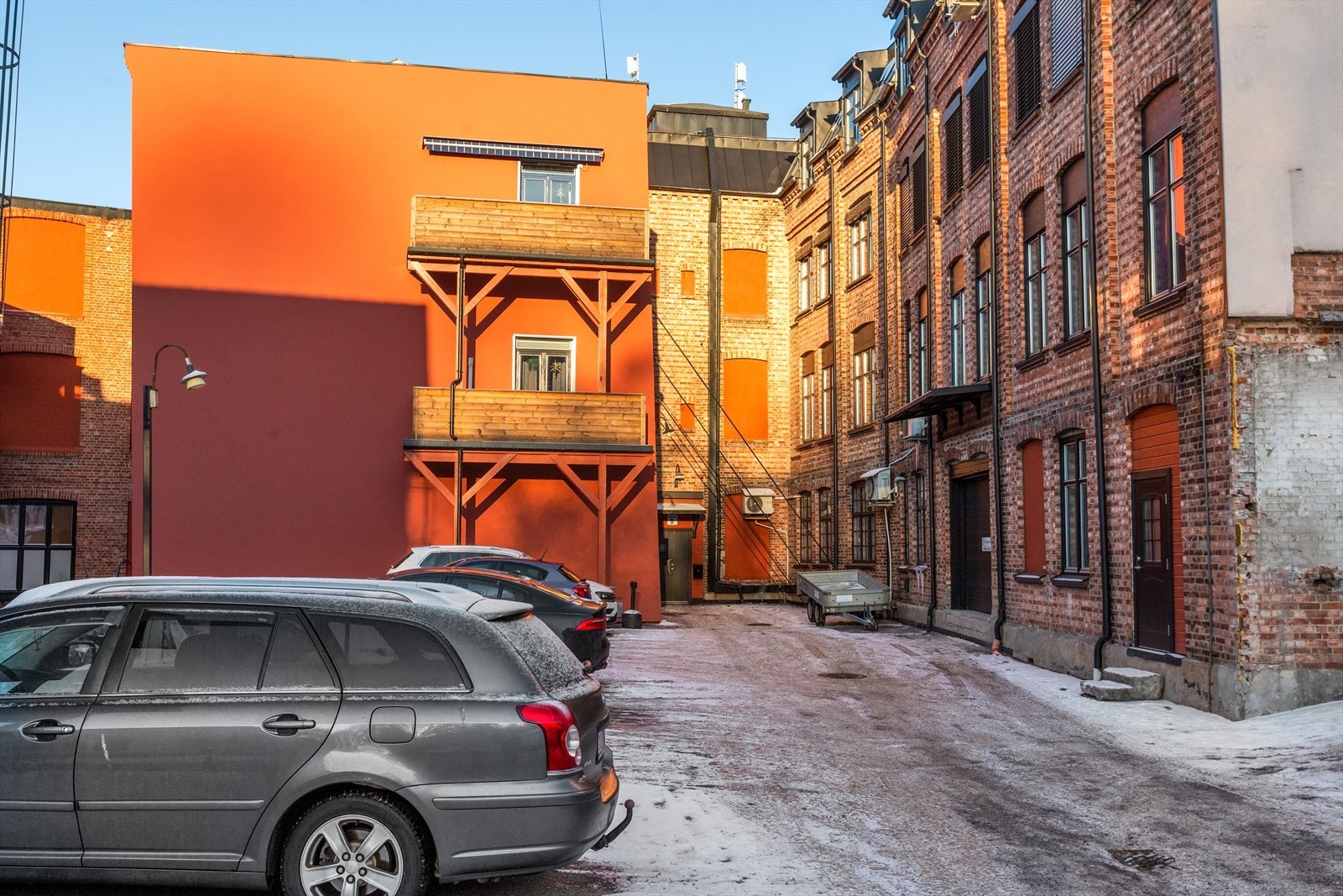 Seksjonen disponerer en parkeringsplass i bakgården Galleribilde