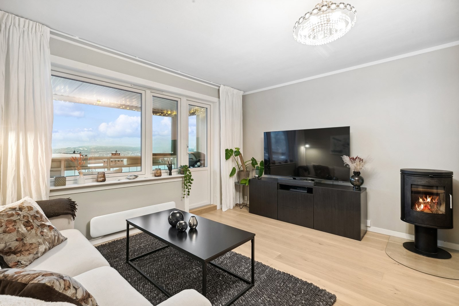 Vedovn bidrar til den gode og lune innetemperaturen. Galleribilde