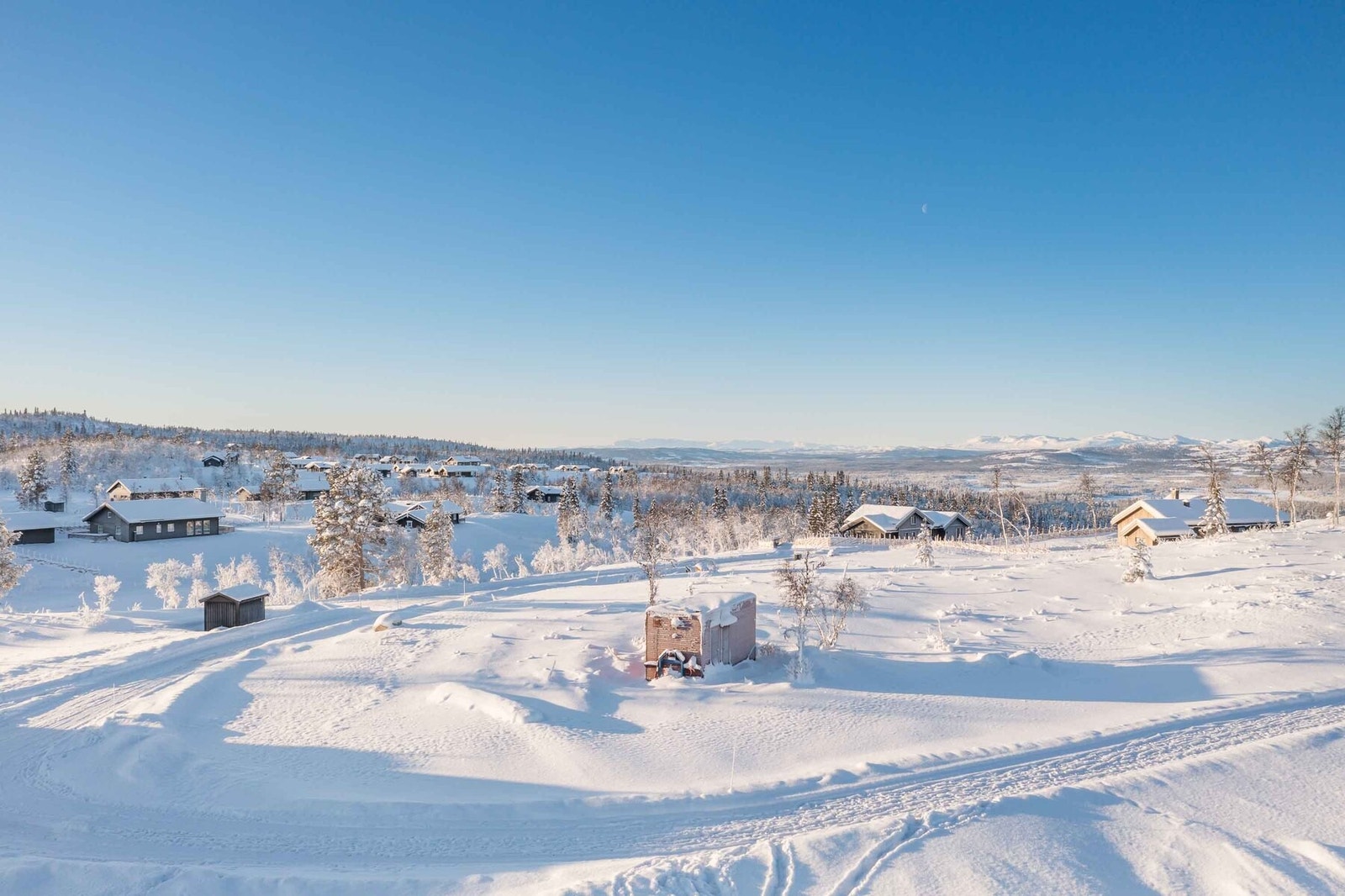 Dronefoto over tomtene Galleribilde
