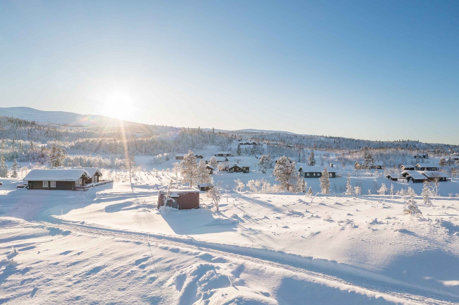 Dronefoto over tomtene Galleribilde