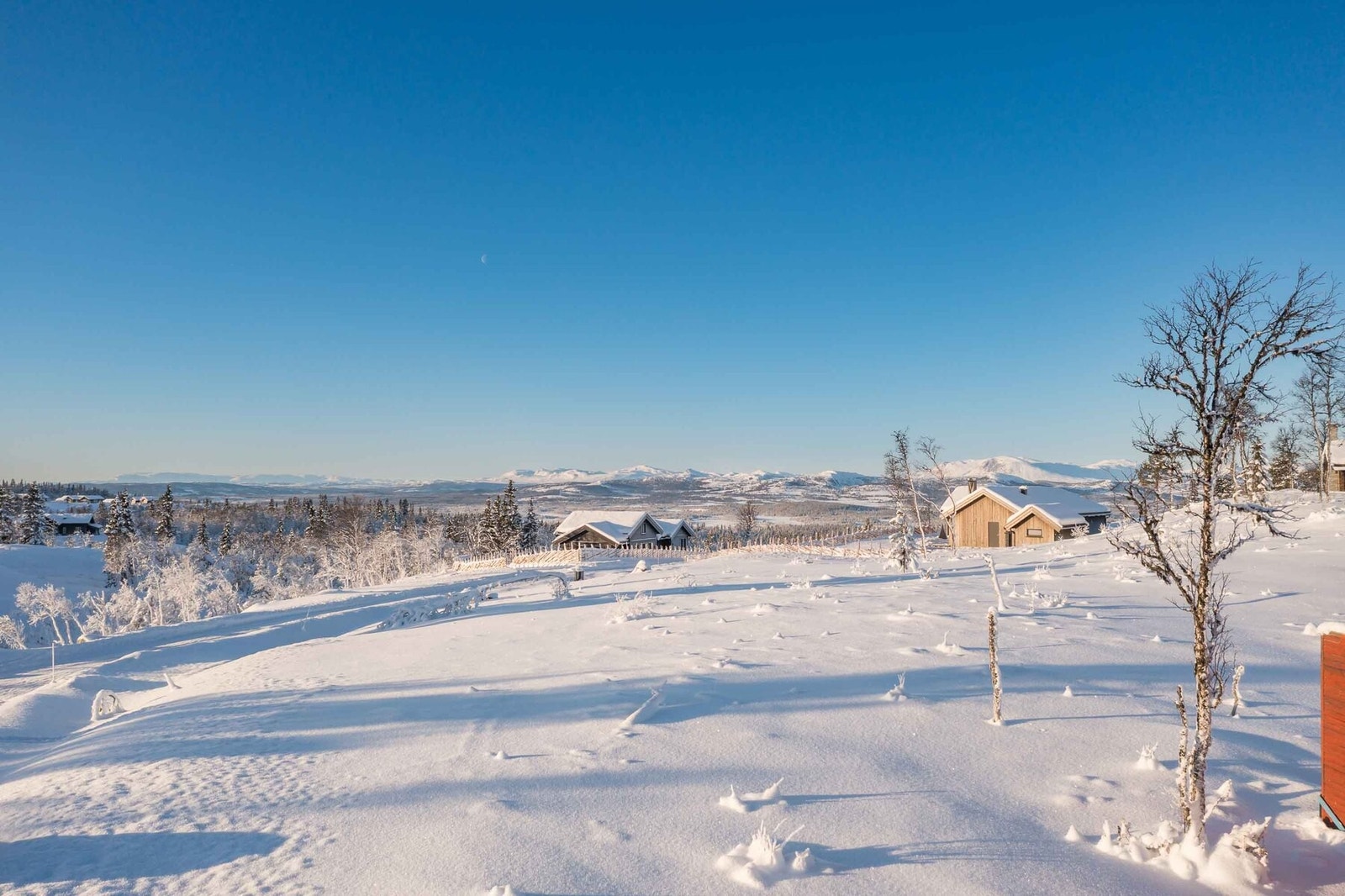 Dronefoto over tomtene Galleribilde