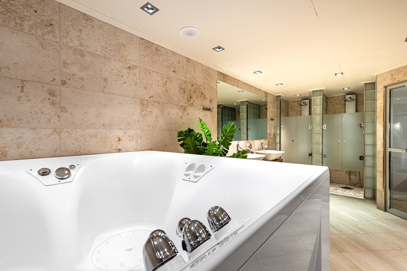 Det kan være godt med en tur i boblebadet etter en lang dag i bakken. Galleribilde