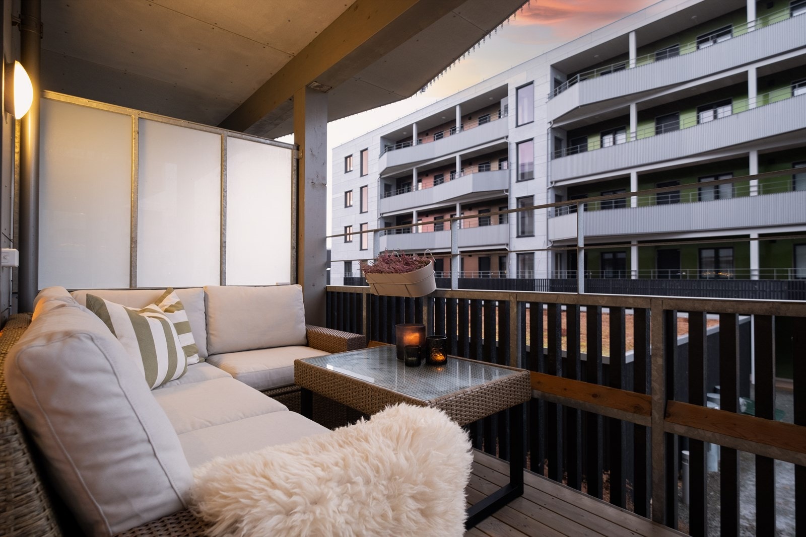 Leiligheten byr på en rekke gode kvaliteter, med blant annet en romslig balkong på ca. 8m². Galleribilde