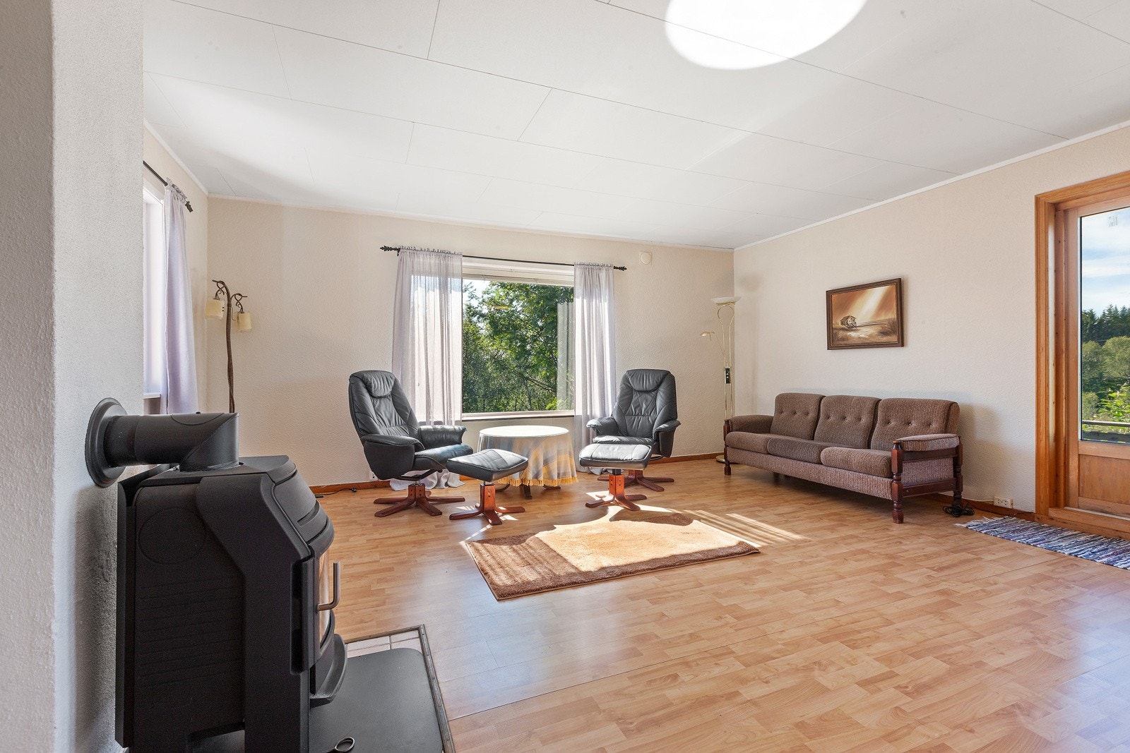 Stuen med utgang til veranda Galleribilde