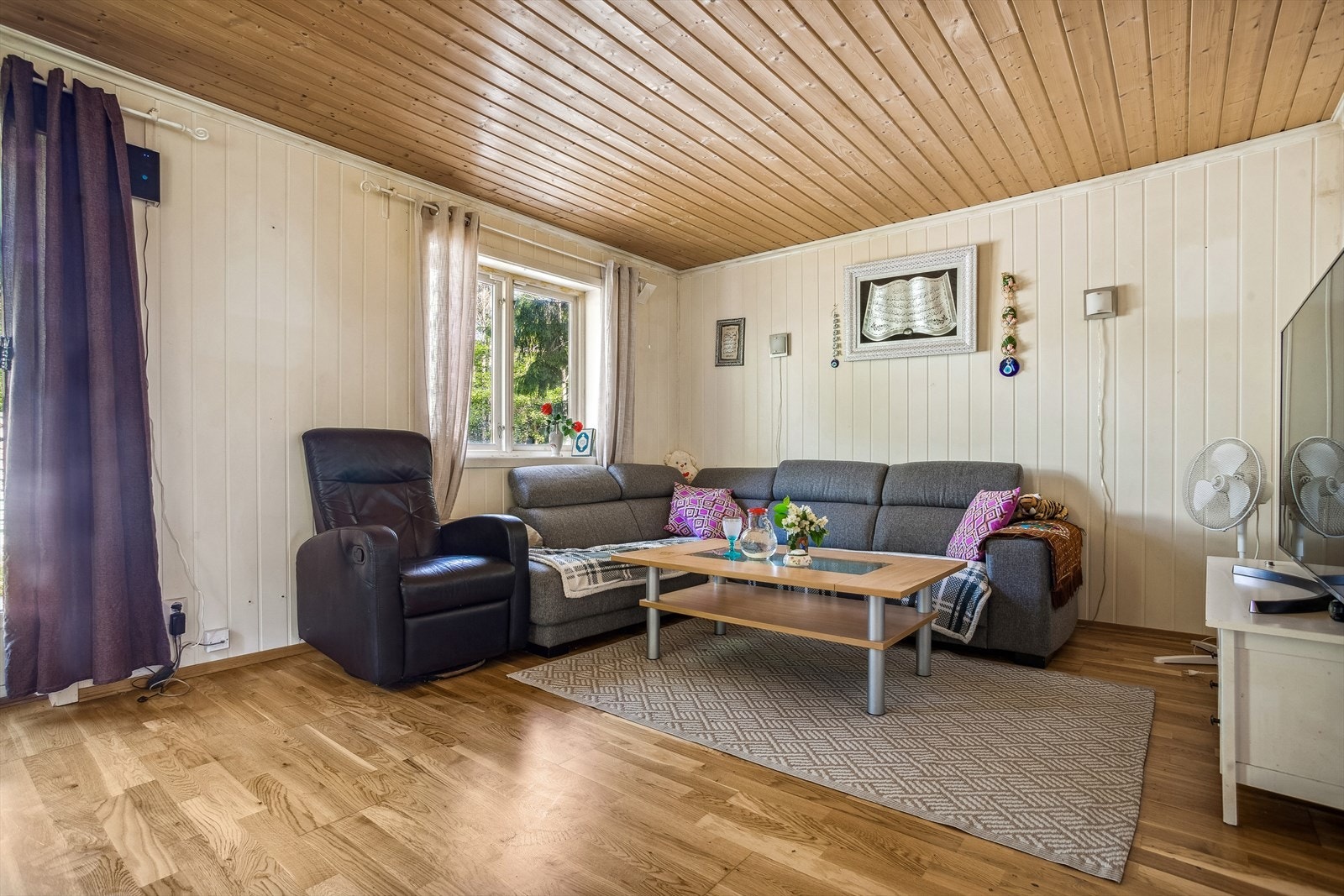 Stuen har utgang til terrasse Galleribilde