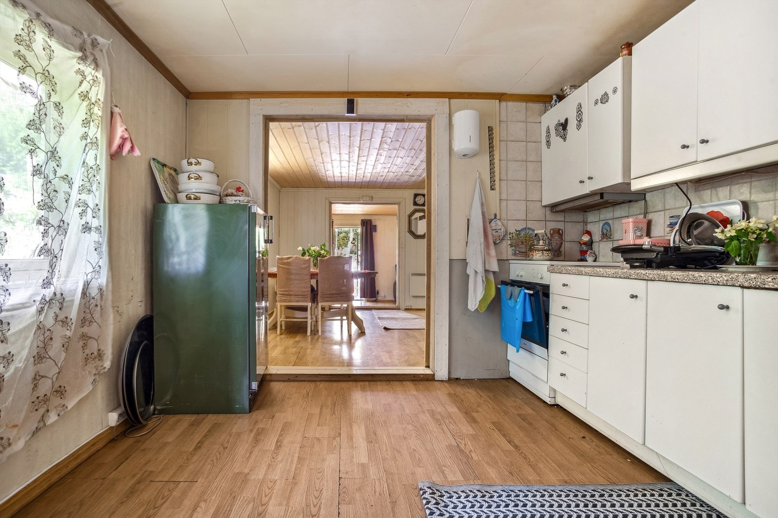 Eldre hvit innredning. Galleribilde