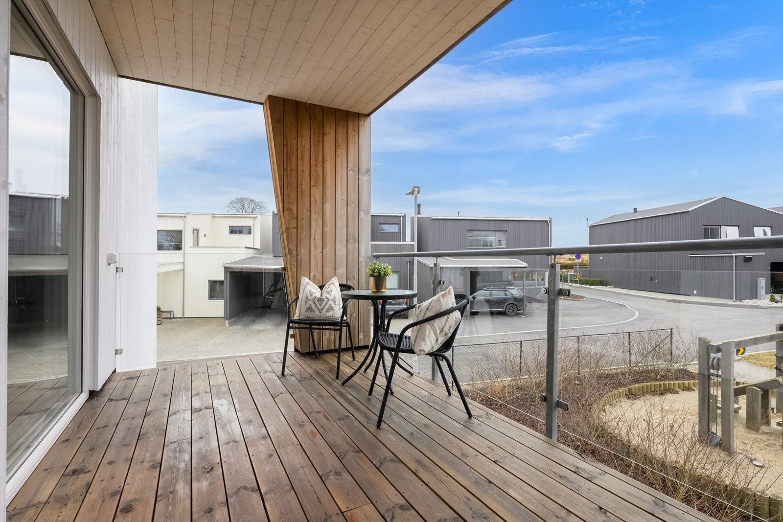 Terrasse med gode solforhold Galleribilde