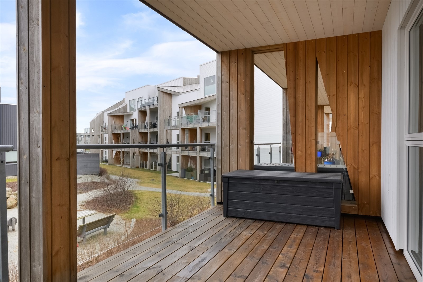 Terrasse med gode solforhold Galleribilde