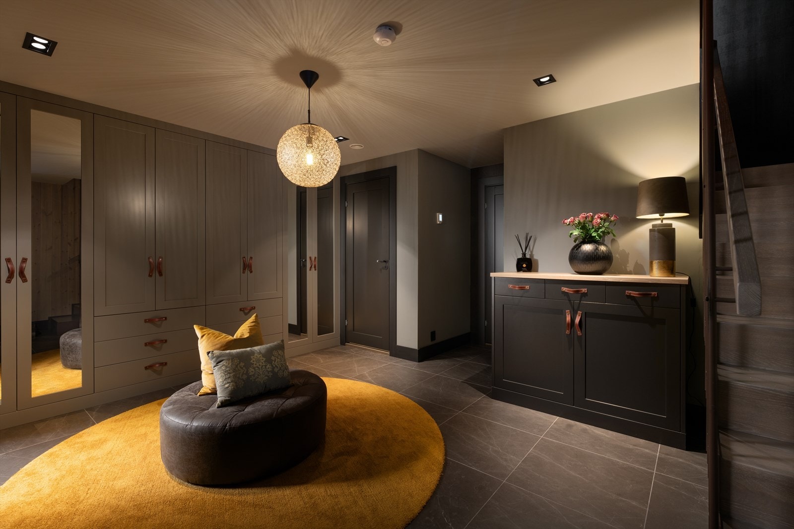 Åpent og romslig entré/hall Galleribilde