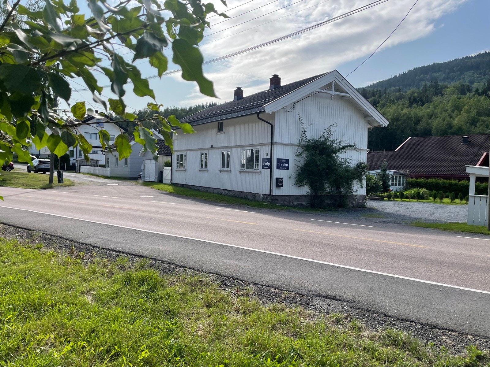 Boligen ligger like over veien for Sølfastøya Galleribilde