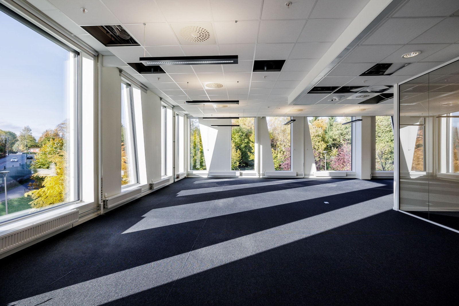 Slik ser lokalene i 3. etg idag. Lokalene tilpasses for ny kunde. Galleribilde