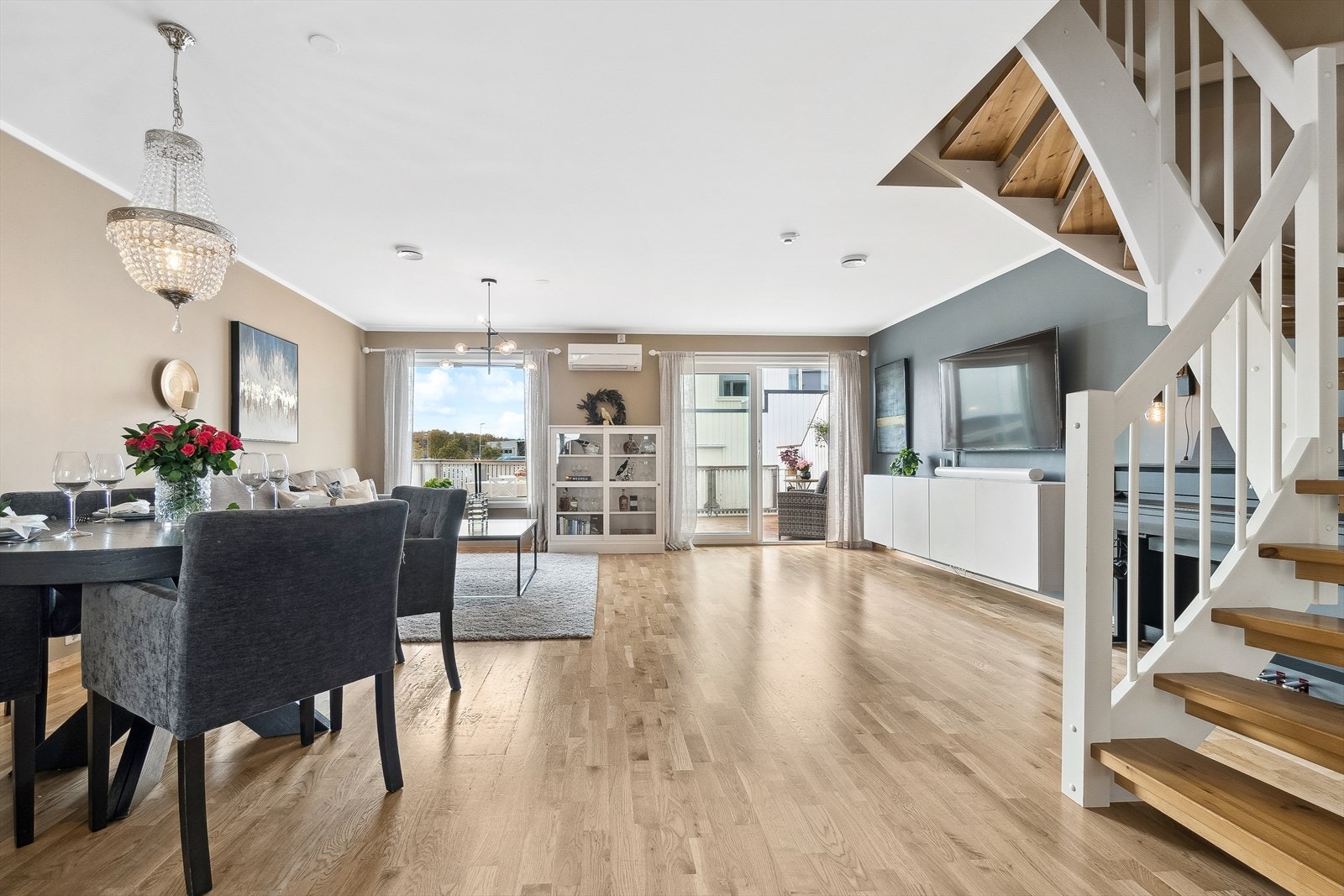 Boligen har balansert ventilasjon og smarthussystem av merket Sensio X-comfort. Galleribilde