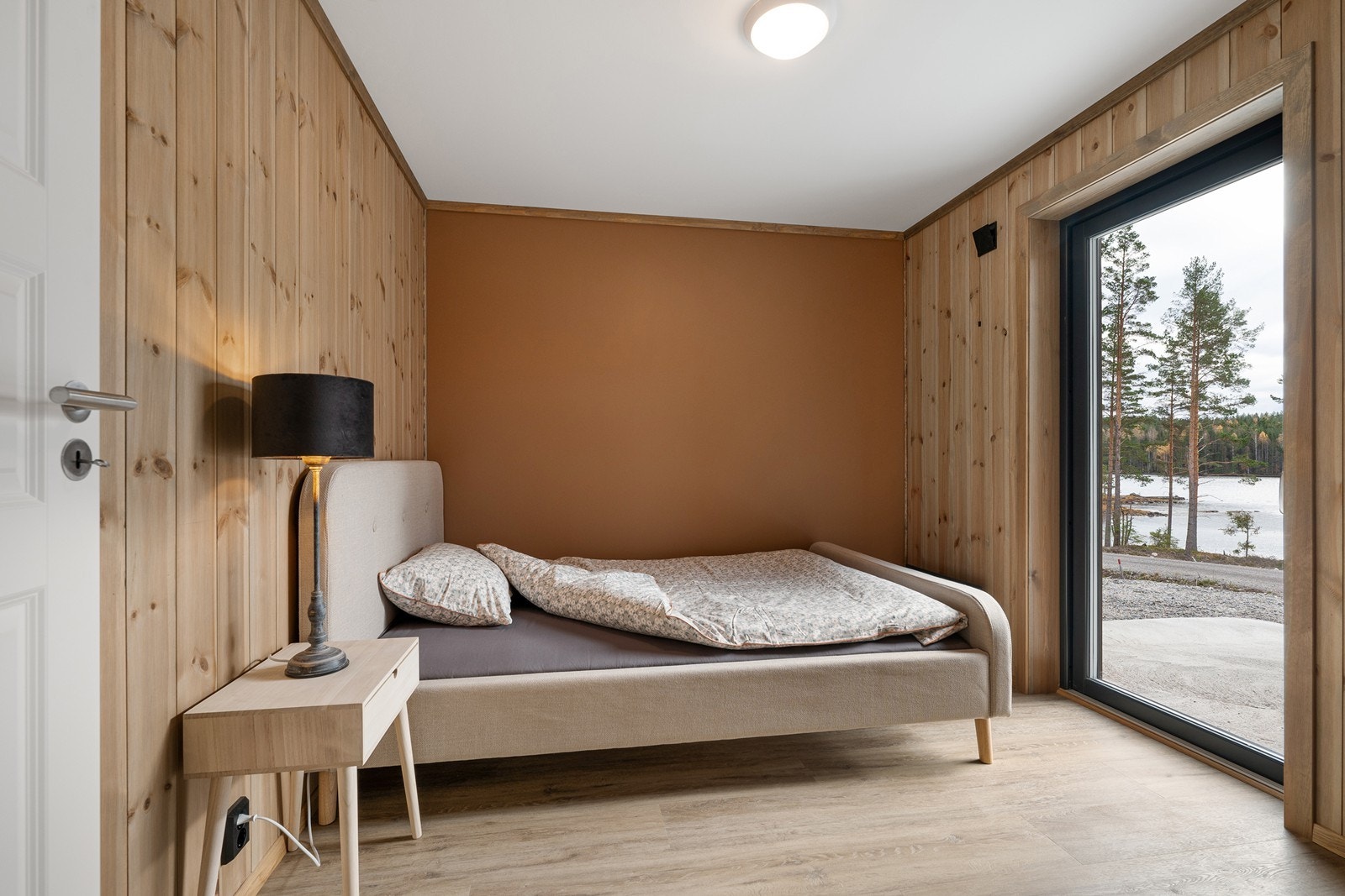 Hytta har to gode soverom nede. Galleribilde