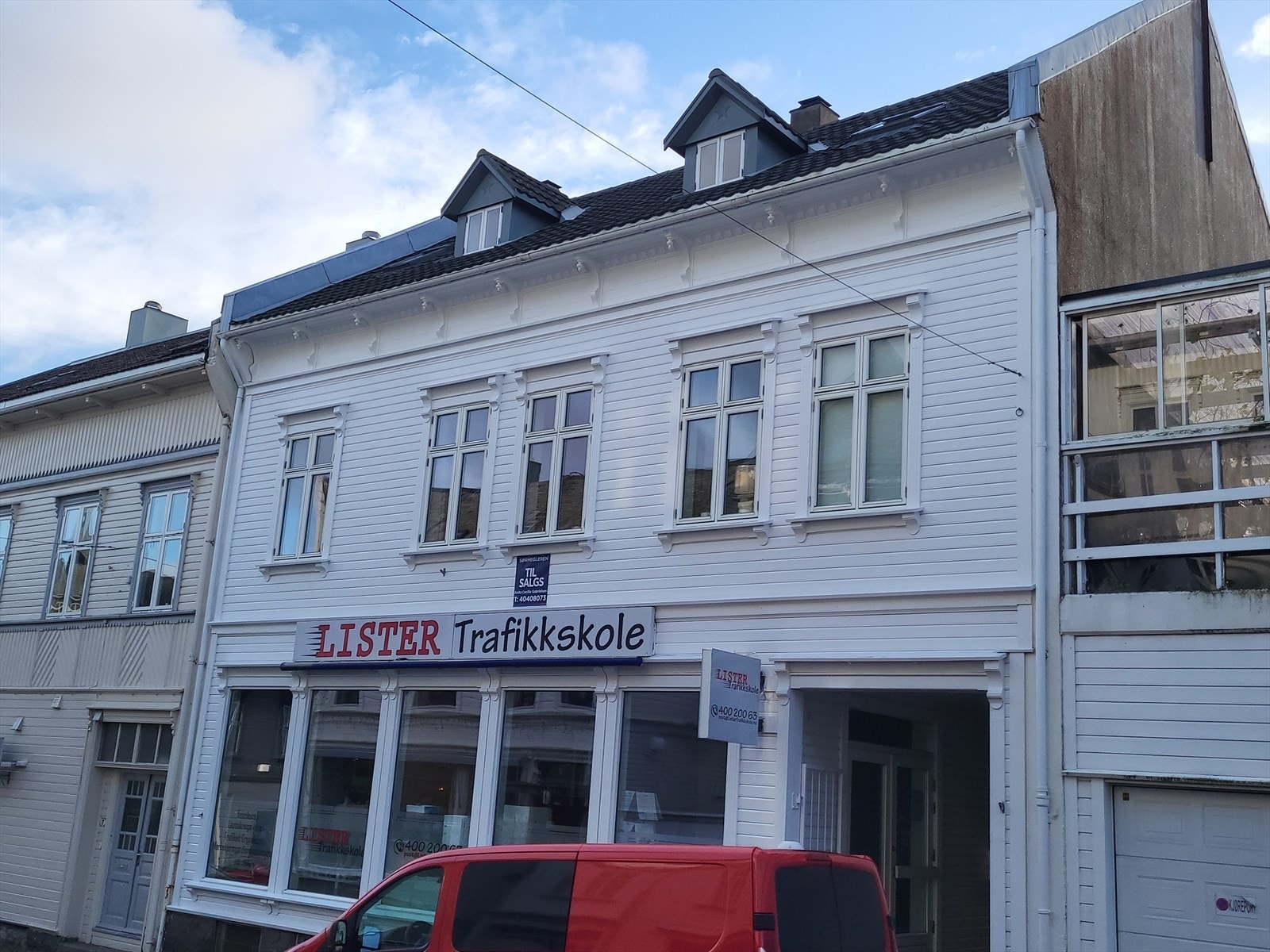 Nymalt fasade i 2022 Galleribilde
