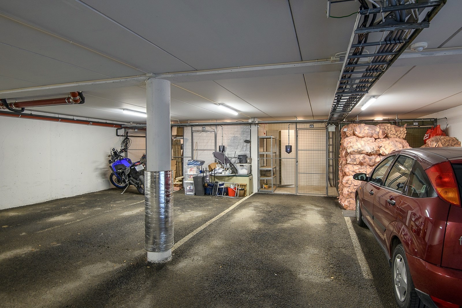 Det følger med plass i felles garasjekjeller. Egen bod. Galleribilde