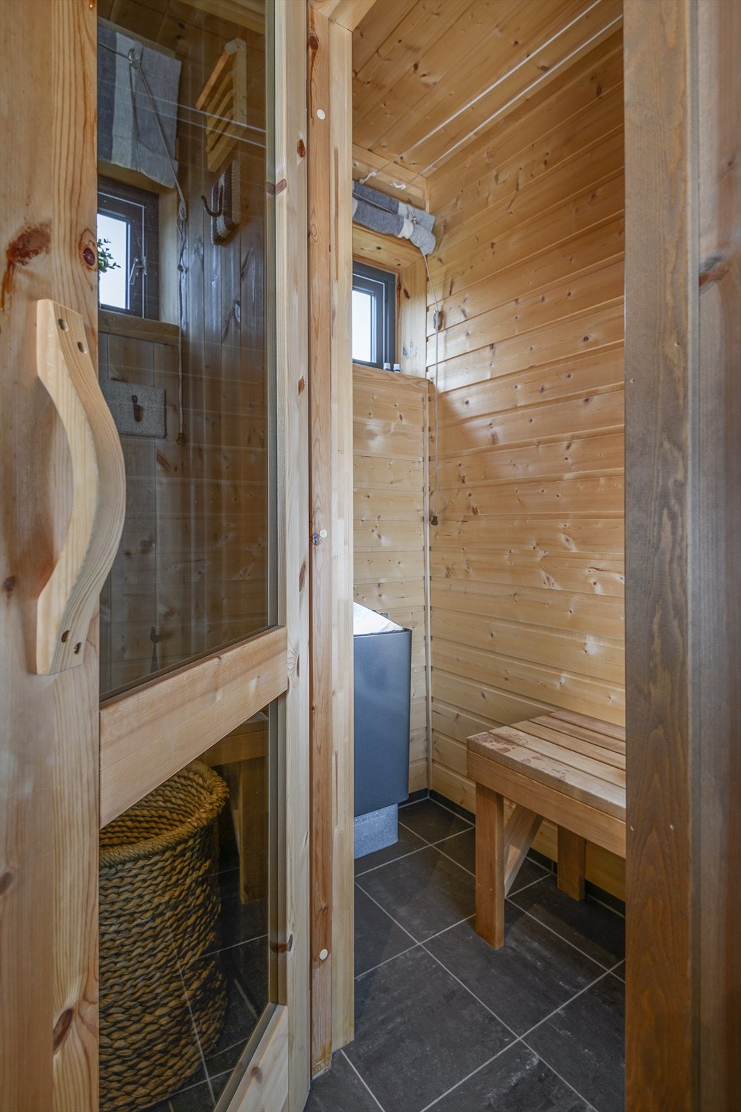 Adkomst til badstue fra badet. Galleribilde