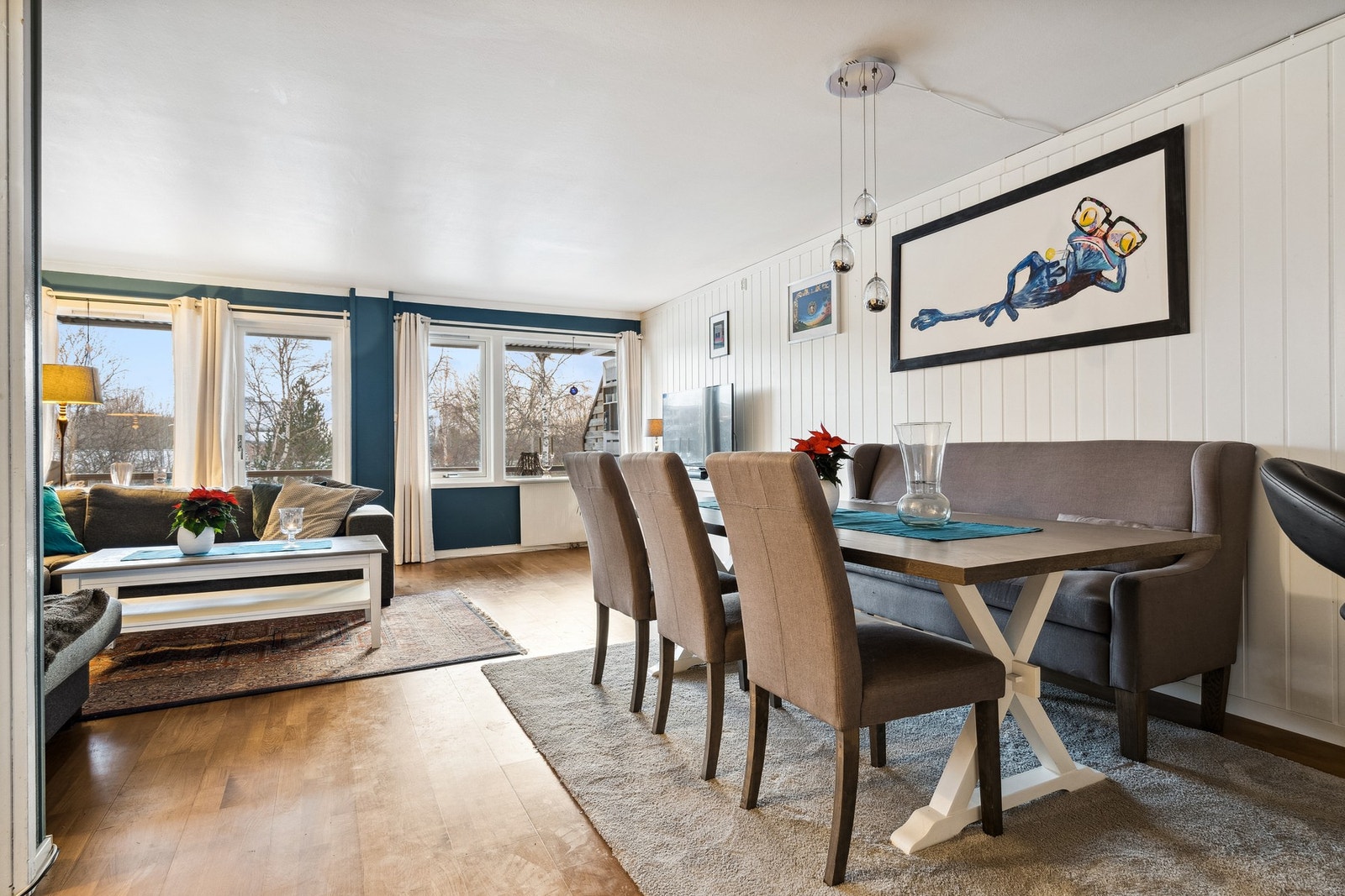 Åpen stue/kjøkken-løsning på hele 46 m². Galleribilde
