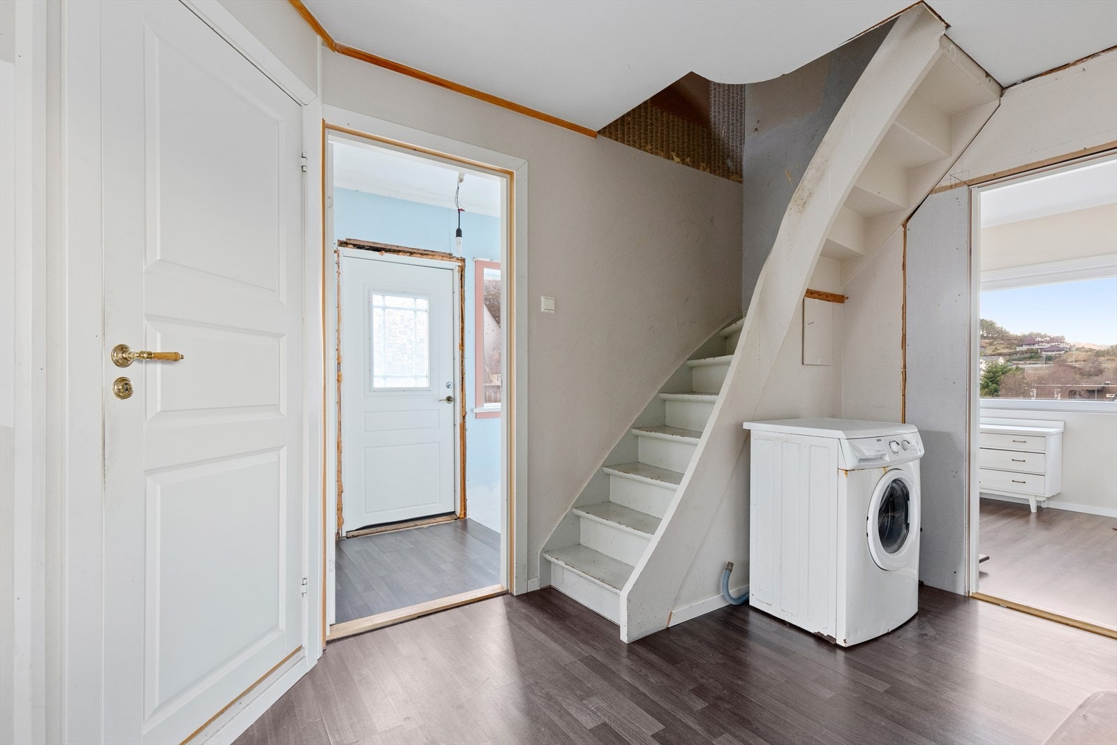 Her er trapp til loft med tre rom Galleribilde