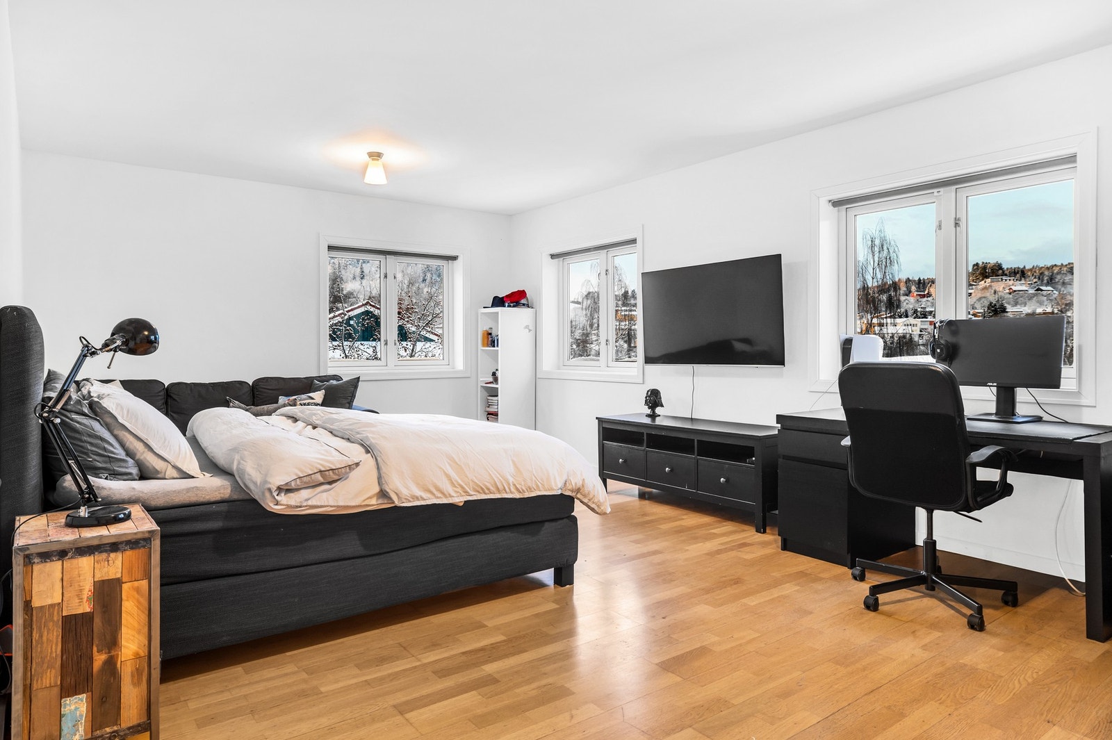 Det største soverommet er på hele 24 m² og har dermed rikelig med møbleringsmuligheter. Galleribilde