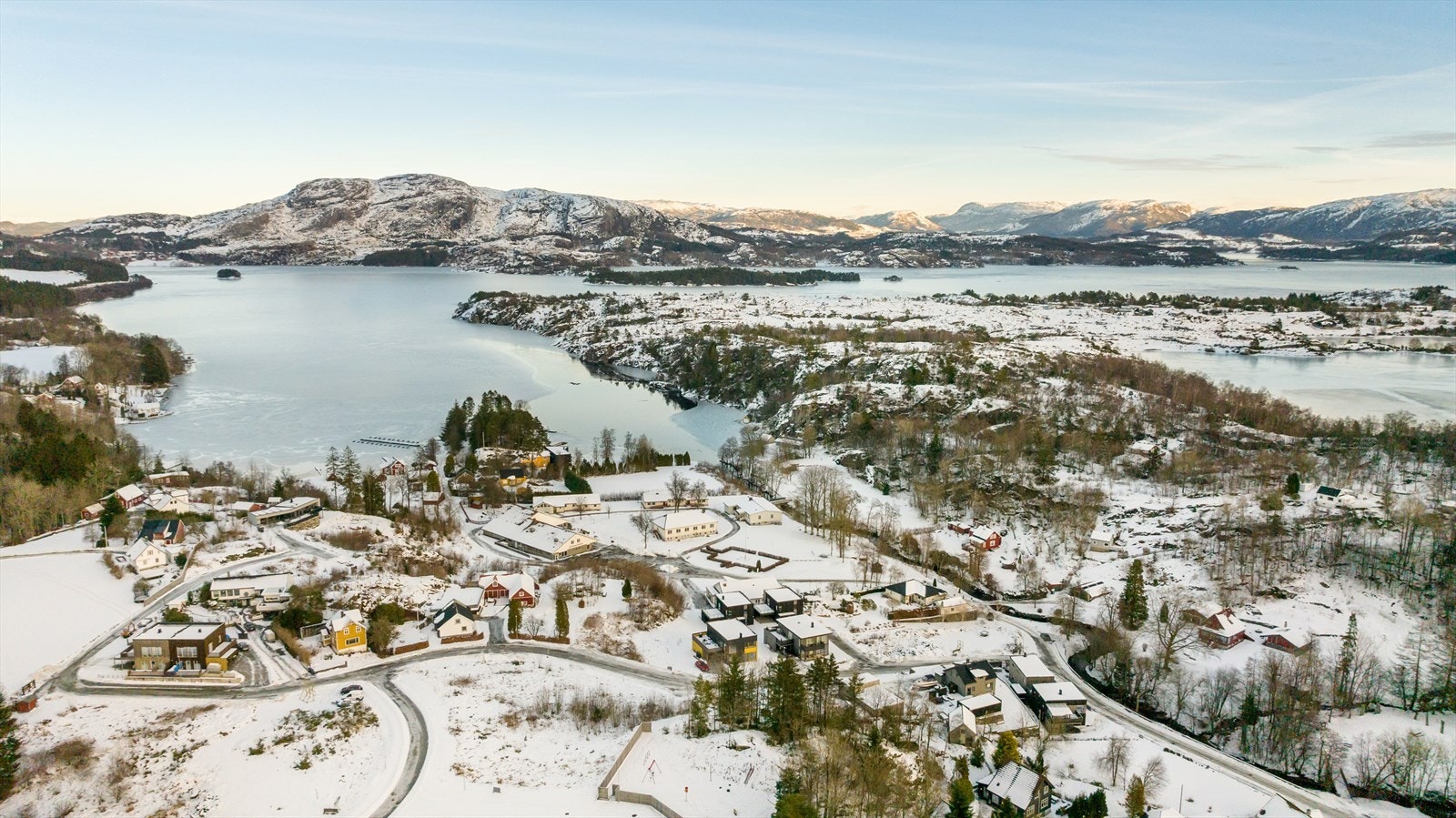 Berge Sag og Trelast AS har leveranseklausul på komplett byggesett på tomten (se punkt "diverse" i salgsoppgave for mer info) Galleribilde
