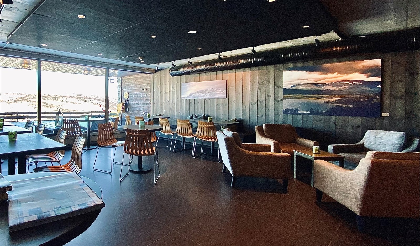 Cafe ved lobby (foto: Havsdalsgrenda) Galleribilde