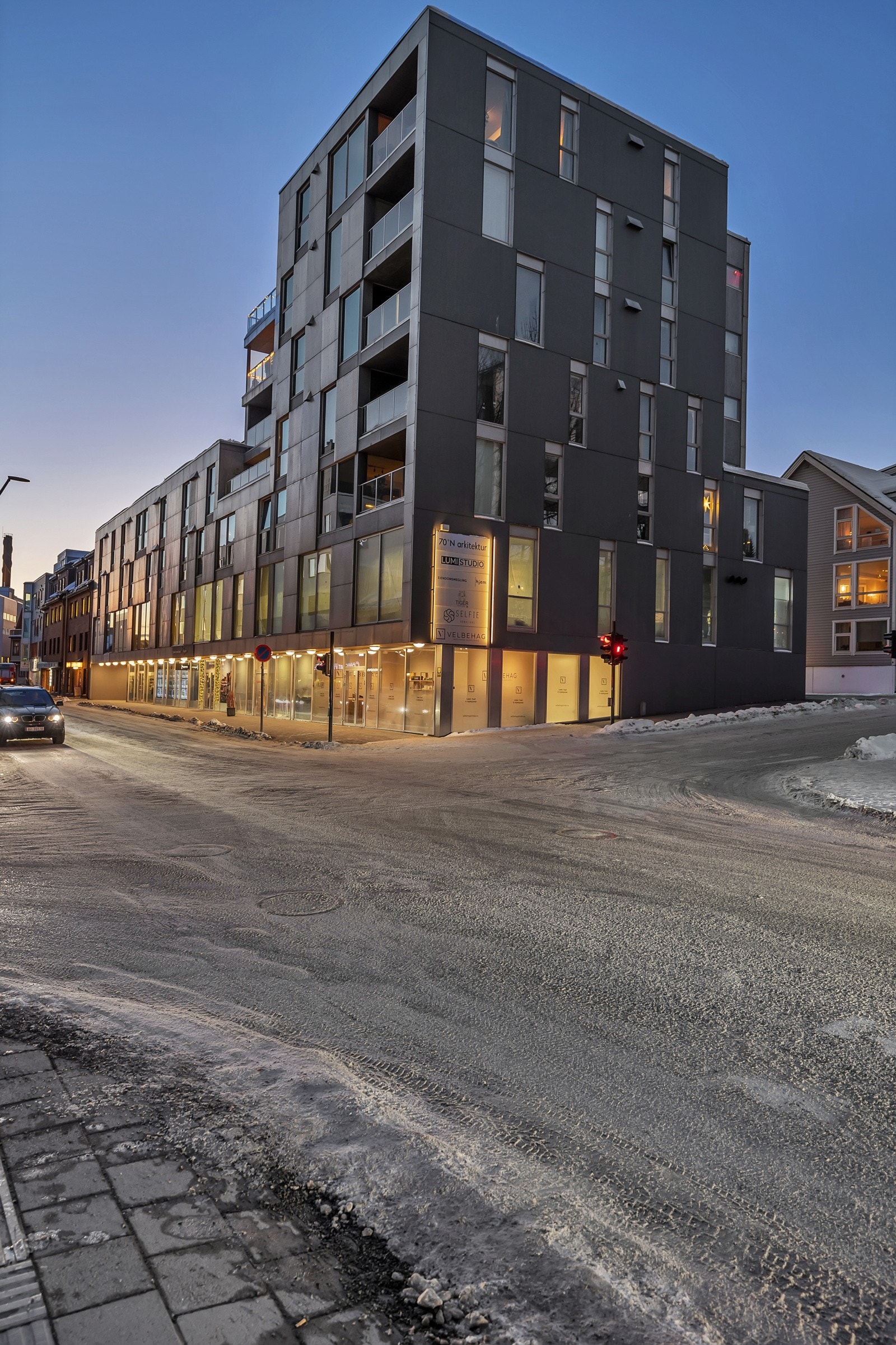 Karl Johan er et kombinert nærings- og boligbygg Galleribilde