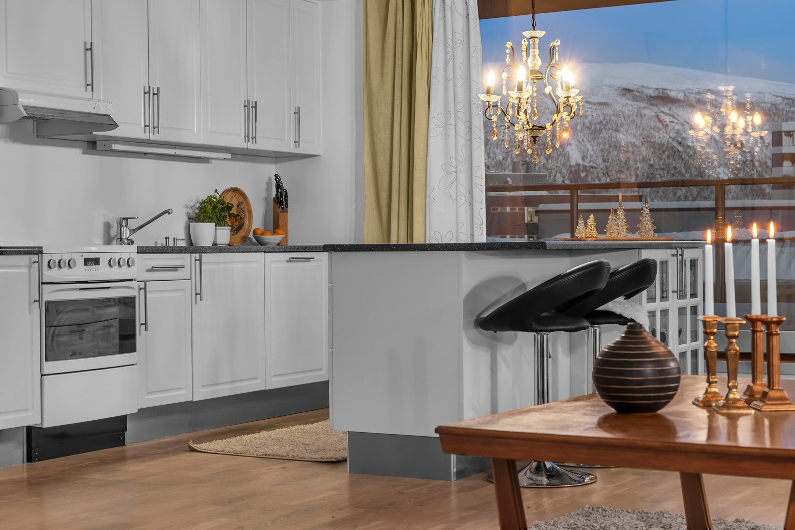 Godt med skap- og benkeplass Galleribilde