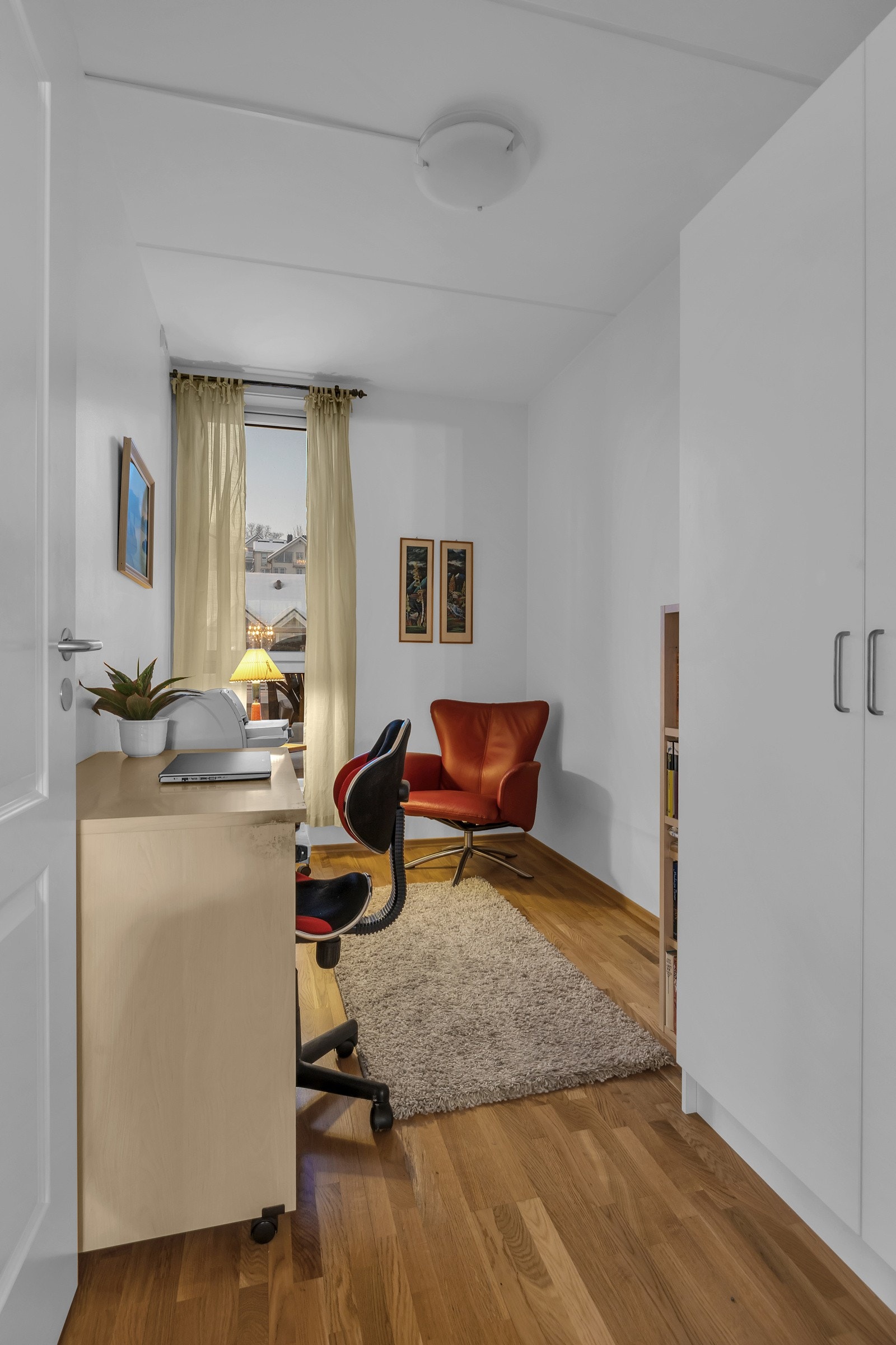 Fint soverom som i dag nyttes som kontor Galleribilde