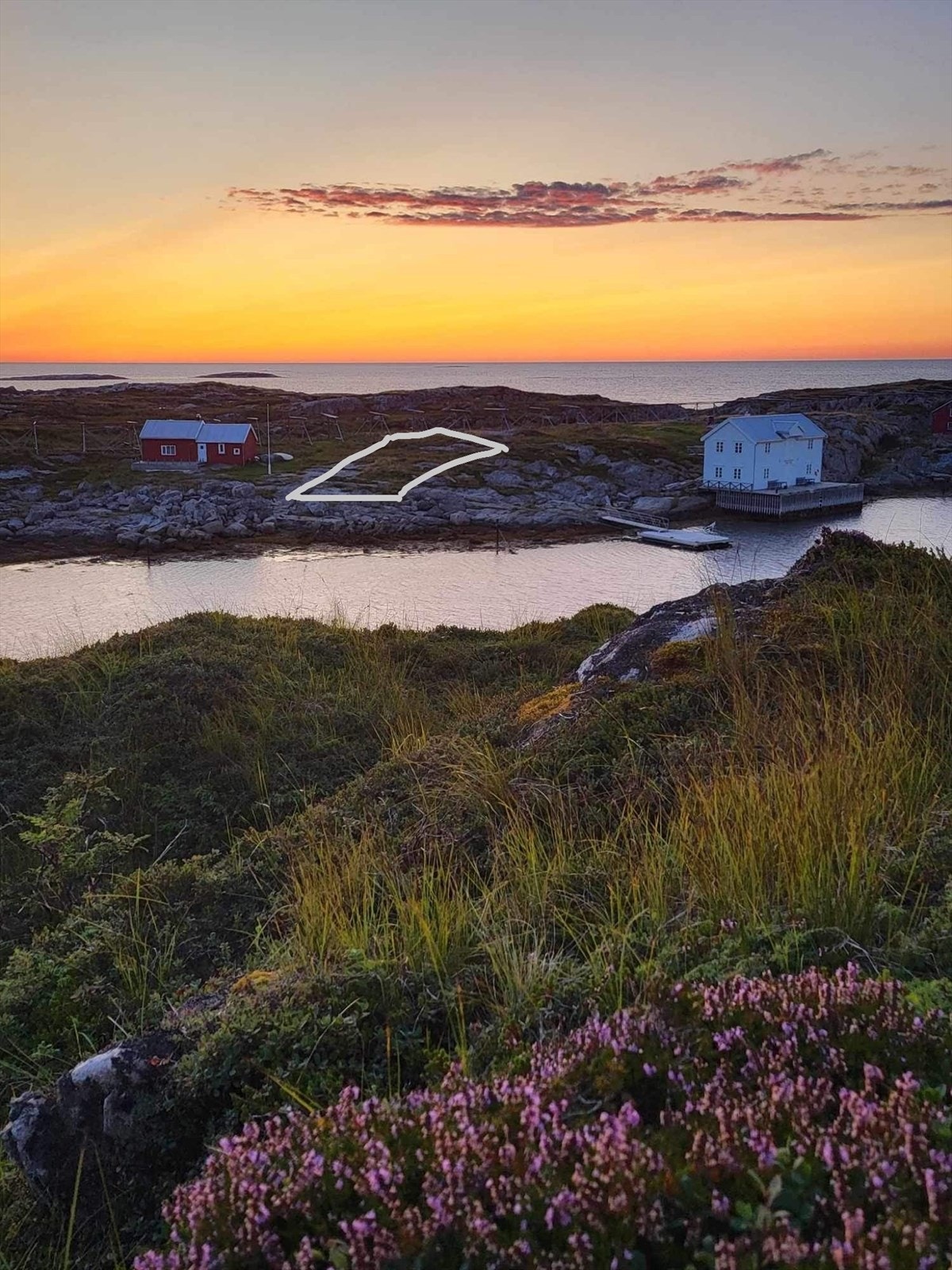 Utsikt mot der tomten ligger, tegnet inn ca plassering Galleribilde