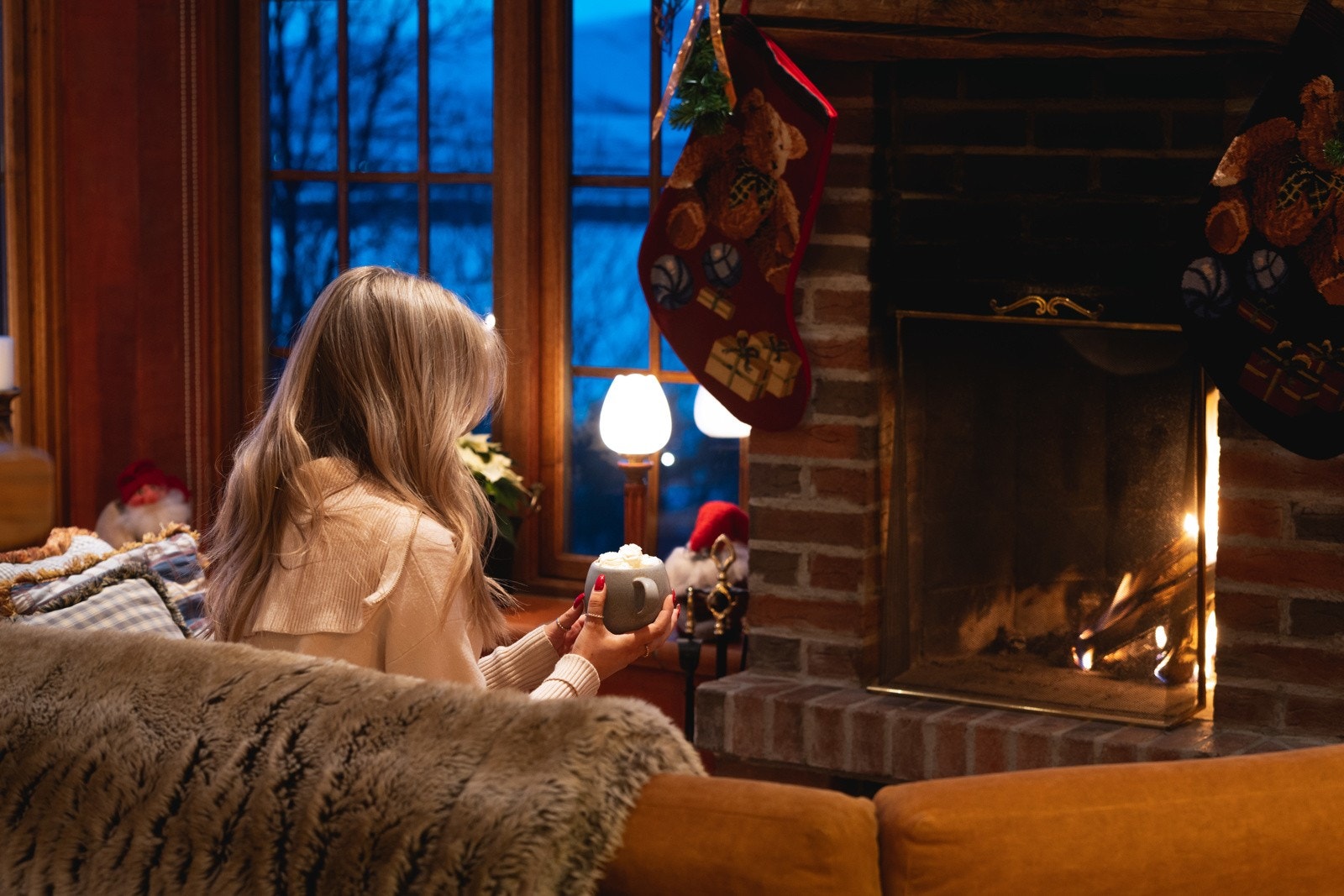 Her har du flere ildsteder som skaper den lune, gode stemningen! Galleribilde