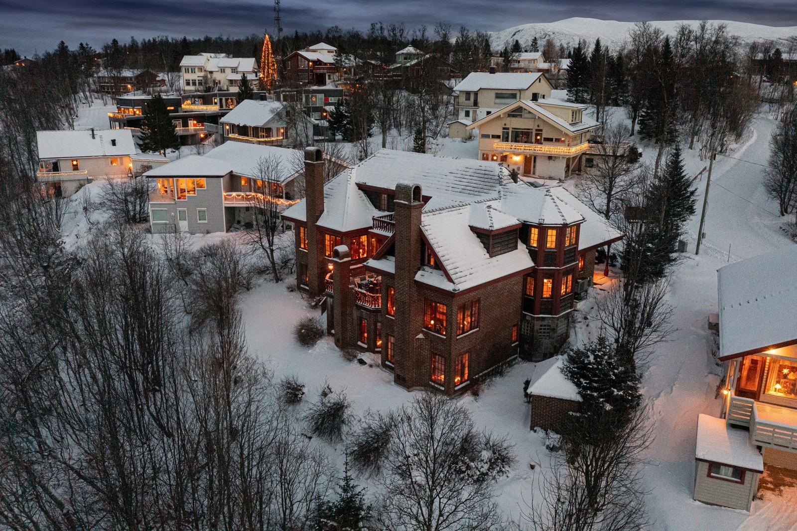 Dronebilde fasade. Galleribilde