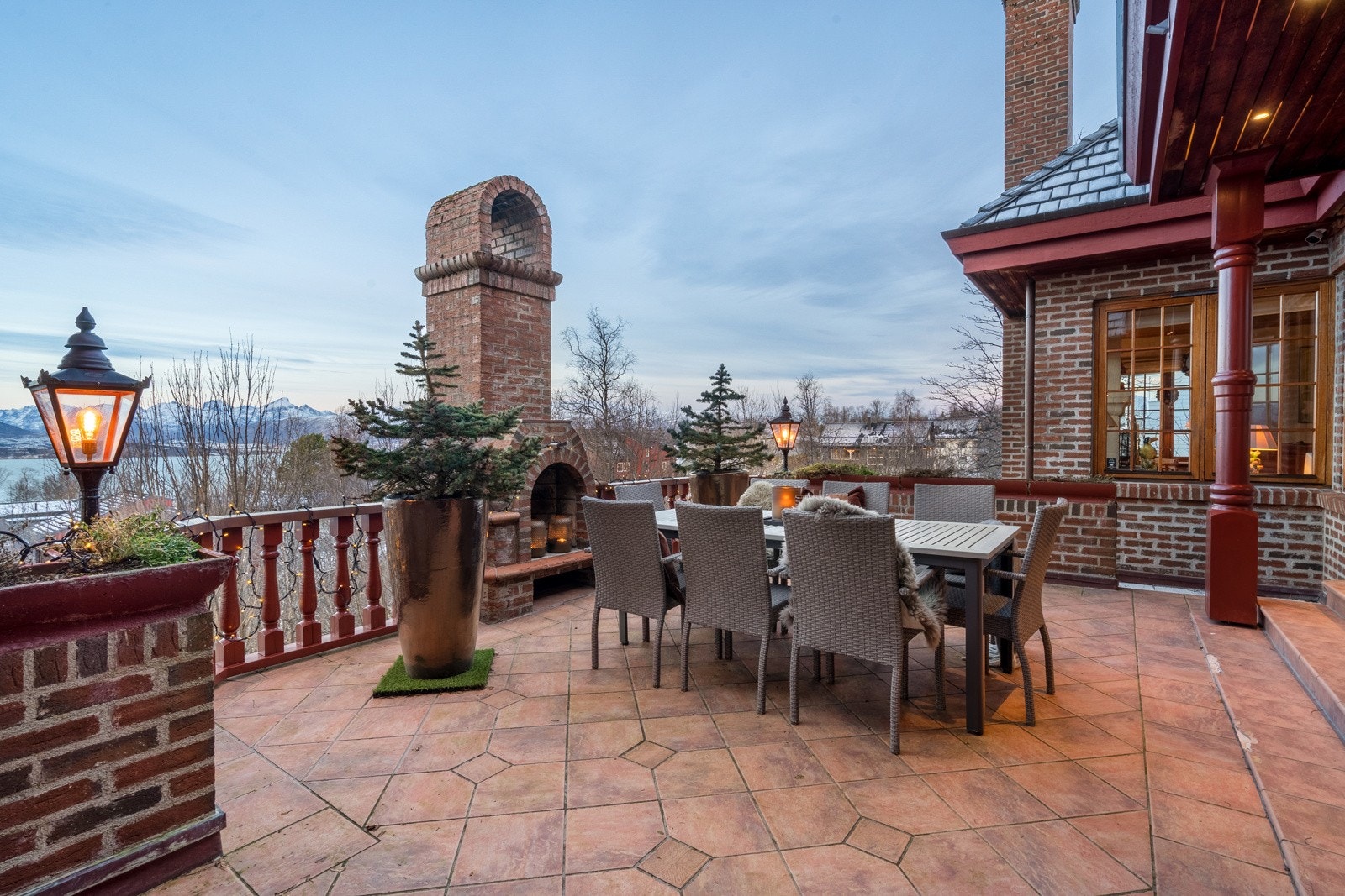 Flott uteplass for gode samlinger i magiske omgivelser. Galleribilde