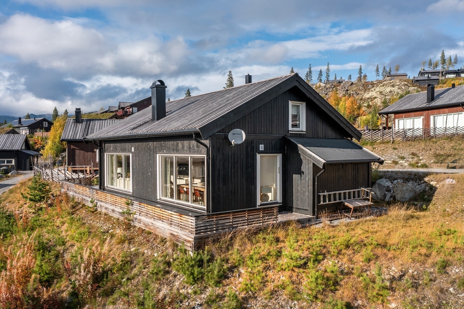 Hytta har et moderne uttrykk. Galleribilde