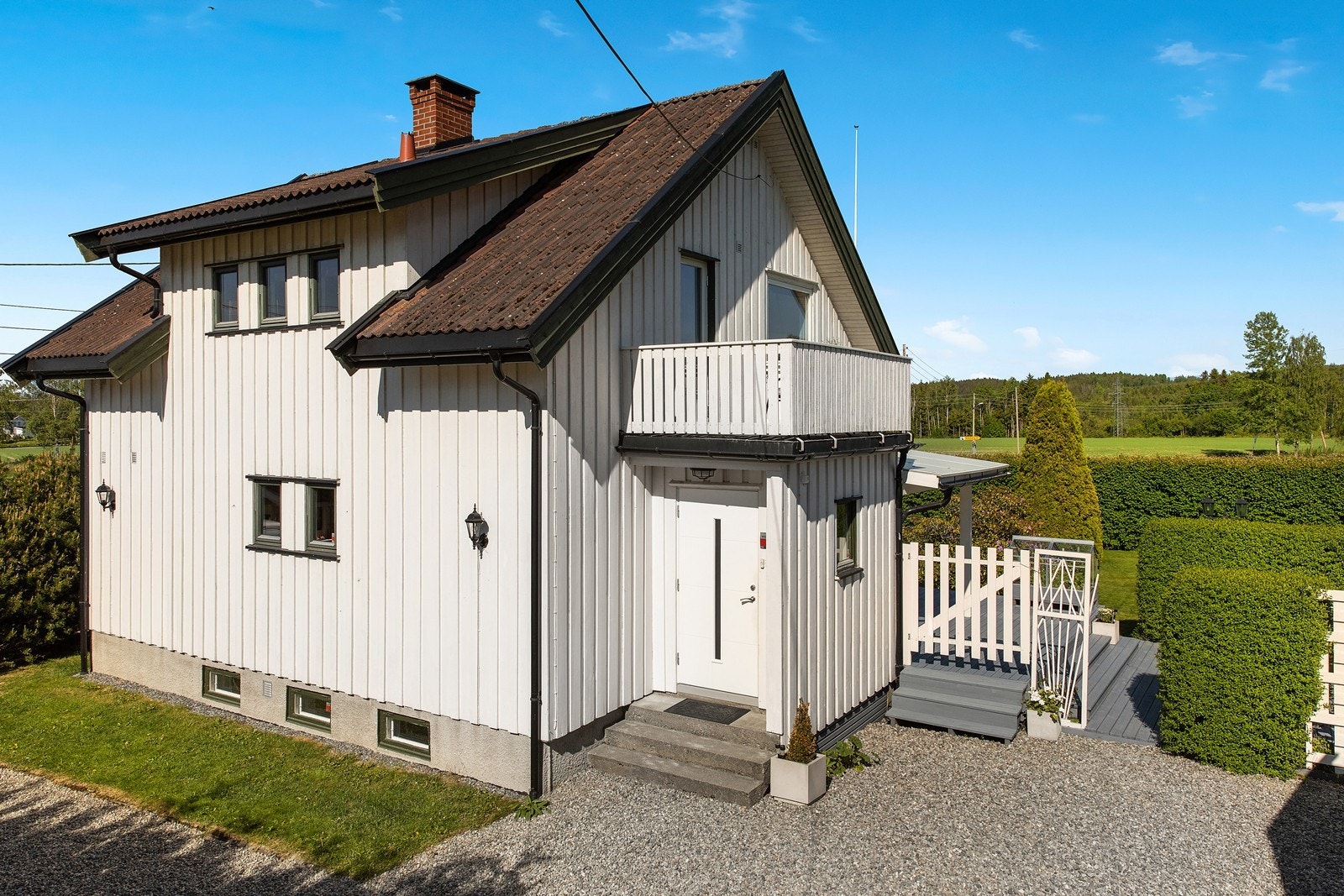 Takløftet er fra 2002/2003 og da ble også takstein byttet Galleribilde
