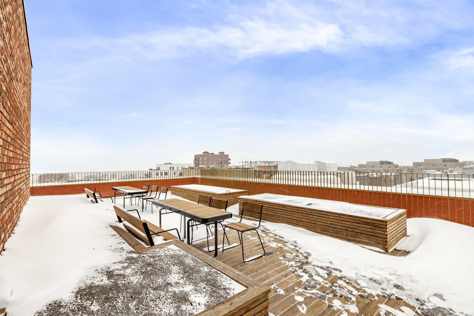 Felles takterrasse med felles sittegrupper Galleribilde