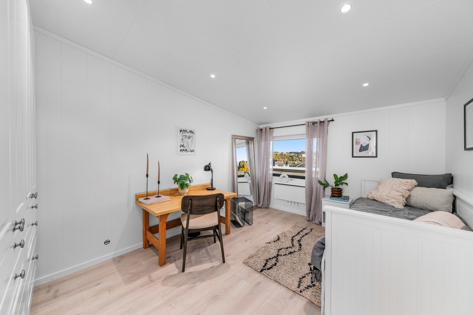 Soverom V Galleribilde