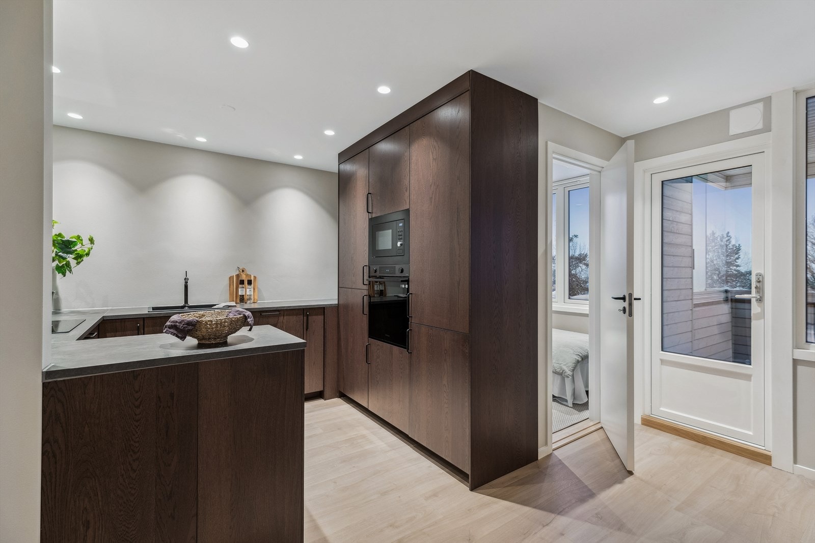 Det er god standard over innredninger, overflater og utstyr Galleribilde