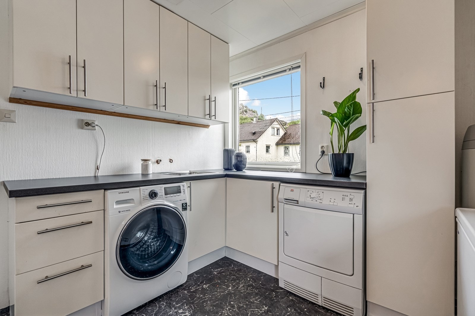 Vaskerom Galleribilde