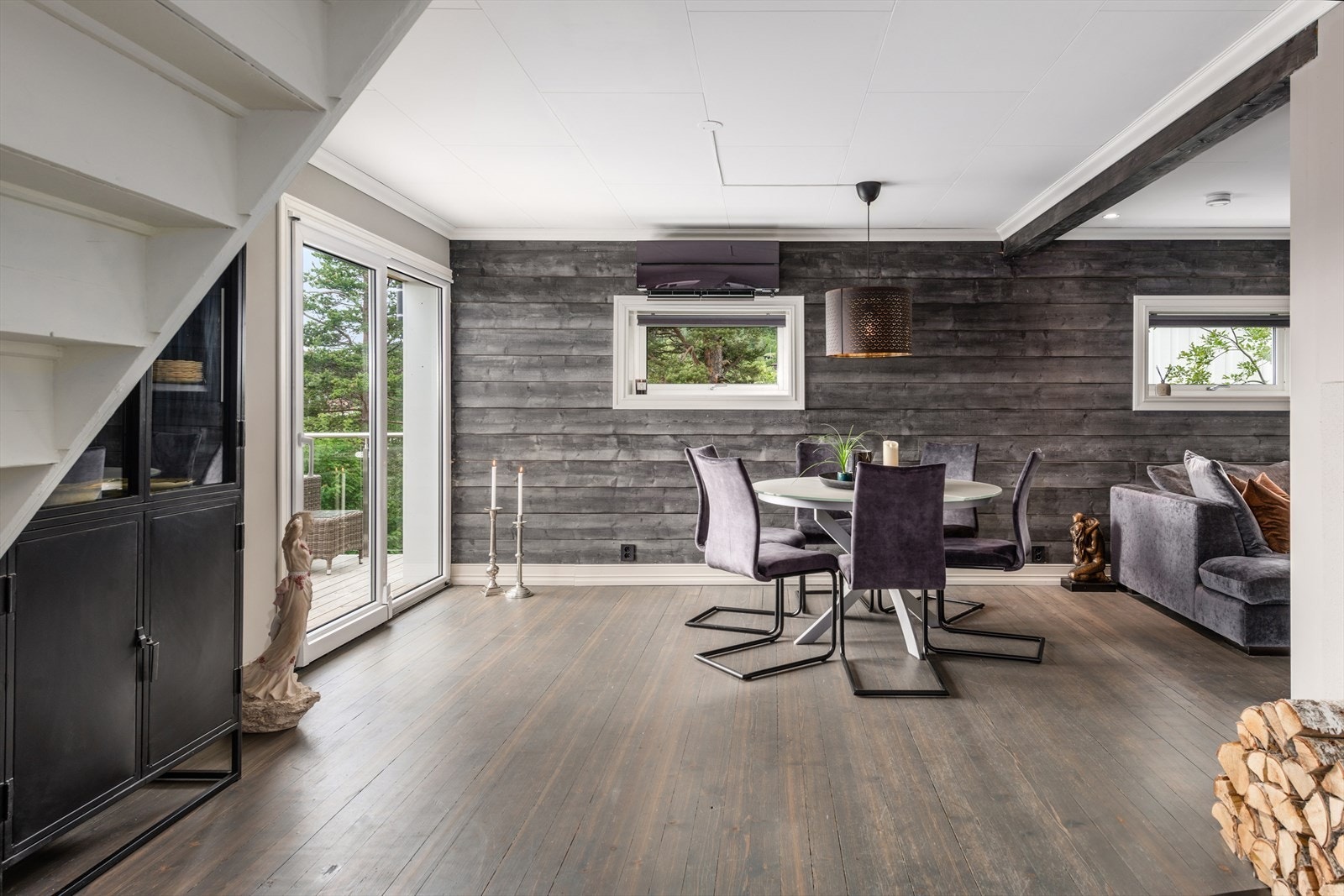 Stue med åpen kjøkkenløsning Galleribilde