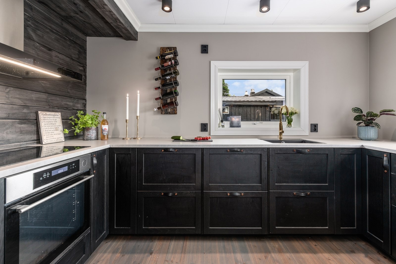 Nedfelt kjøkkenvask i kompositt. Galleribilde