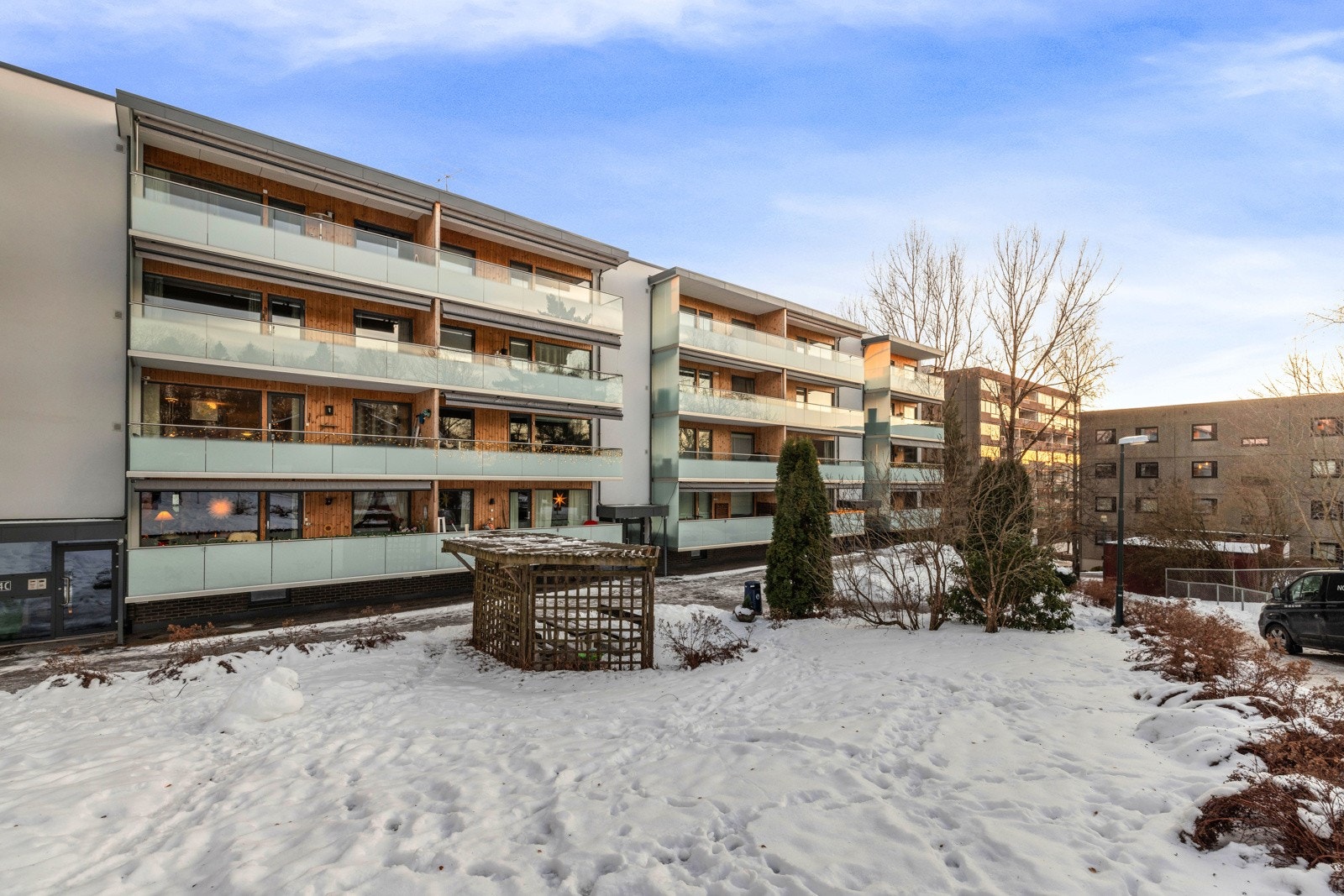 Setra borettslag -Et godt drevet borettslag der de har oppgradert mye, bad i 2017, fasader, vinduer og balkonger i 2019. Galleribilde