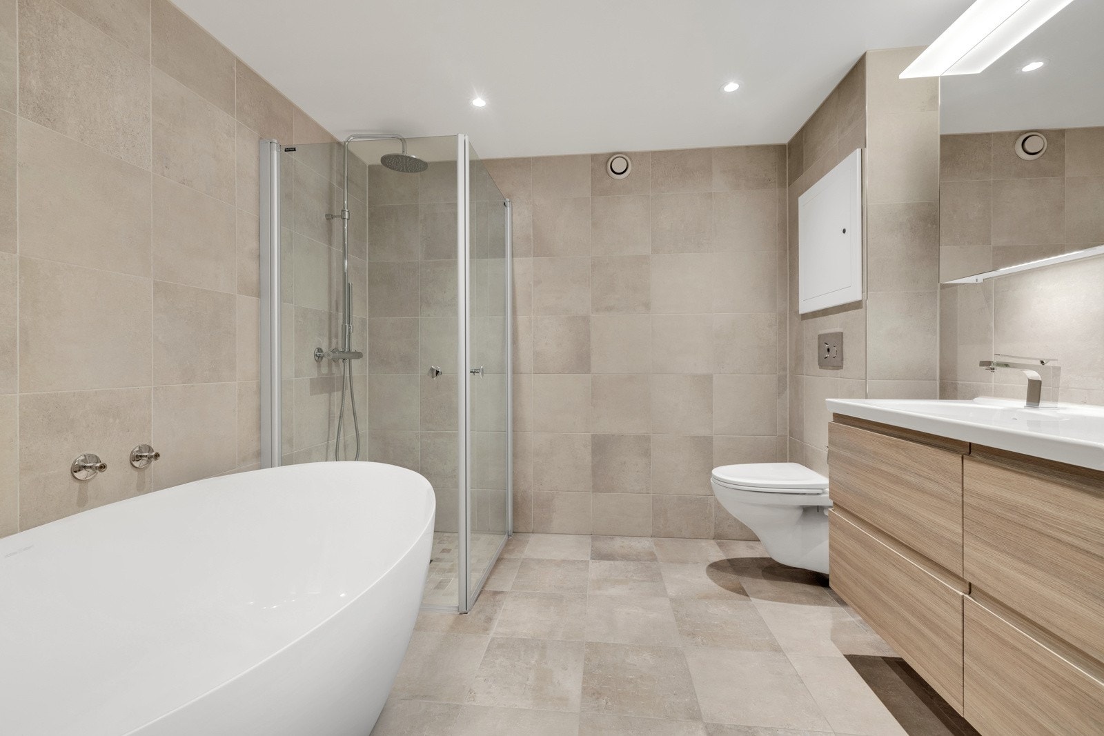 Baderommet er også tilrettelagt for etablering av badekar. Galleribilde