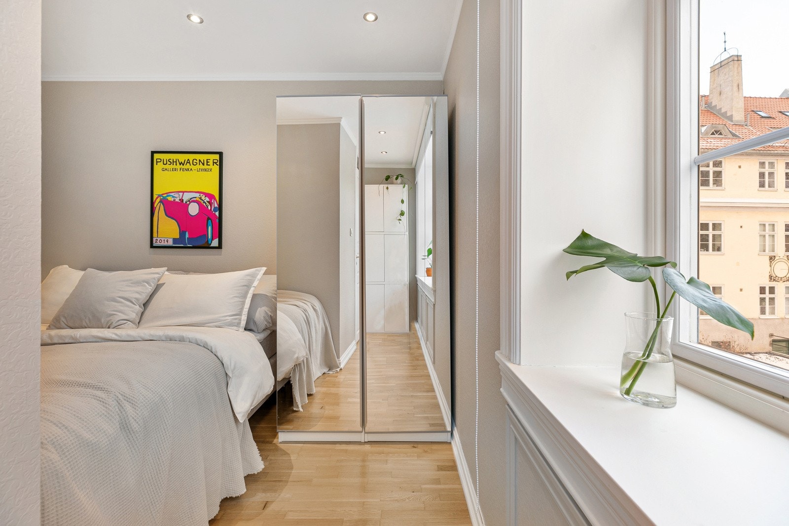 Stort og fint soverom Galleribilde