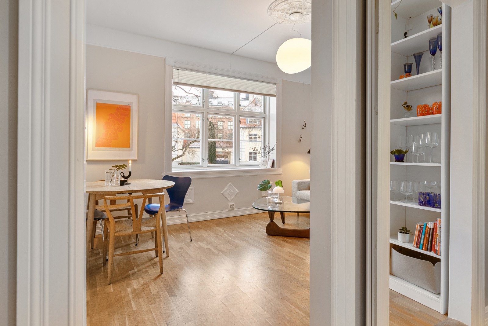 Entré med garderobeløsninger Galleribilde