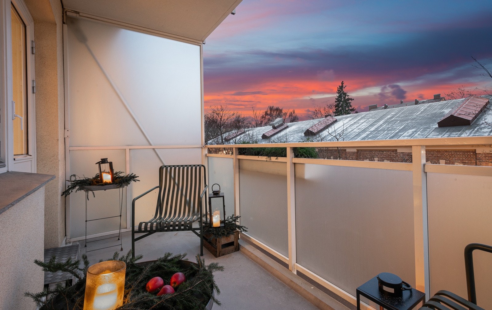 Balkongen er usjenert, og er på ca. 7 kvm. Galleribilde