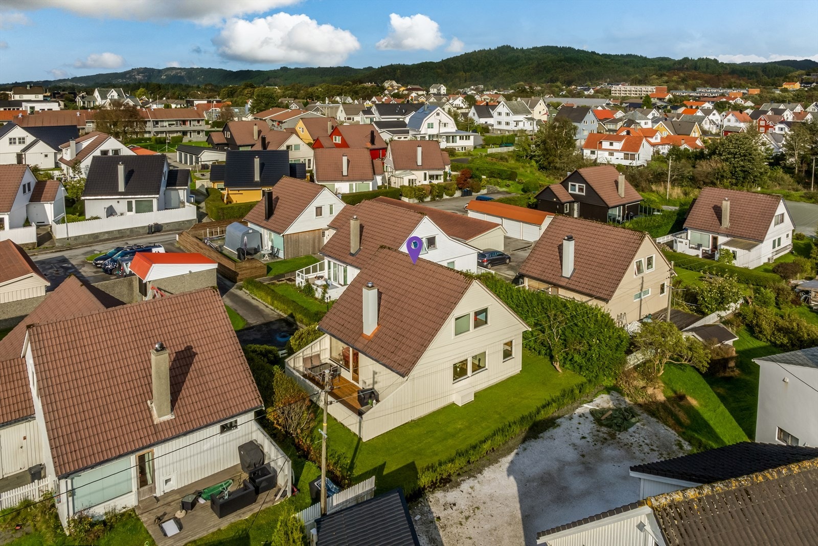 Velkommen til Sørhaugleite 24 - Presentert av Joakim Steine v/Eiendomsmegler A! Galleribilde