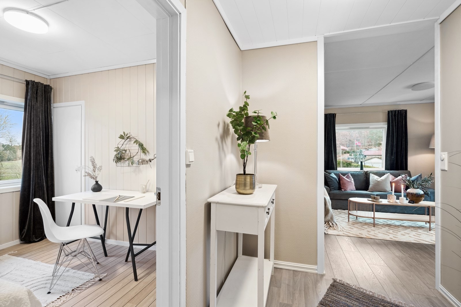 I gangen er det plass til garderobeskap om du ønsker det - eller garderobekroker og andre småmøbler Galleribilde